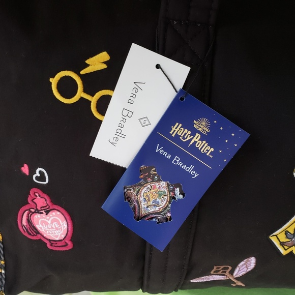 VERA BRADLEY HARRY POTTER LARGE TRAVEL DUFFEL BAG:NWT FRIENDS AT HOGWARTS - Picture 4 of 16